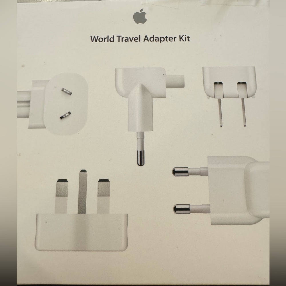 Apple World Travel Adapter Kit - never used!